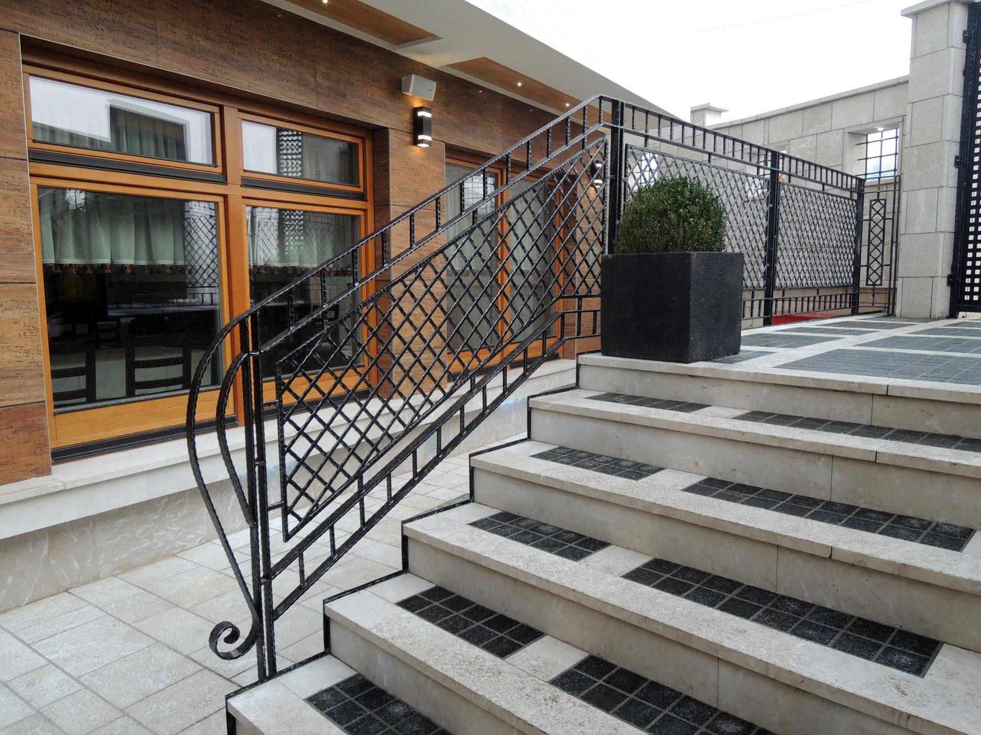 Hotel Aziza Сараєво Екстер'єр фото